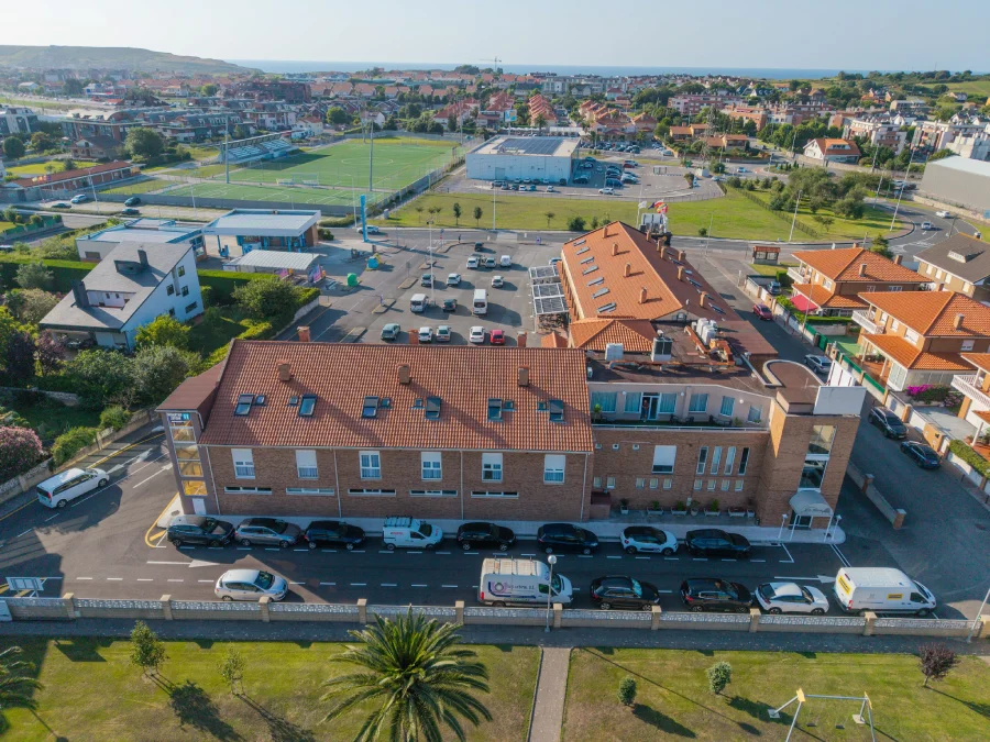 hotel chateau la roca parking en santander
